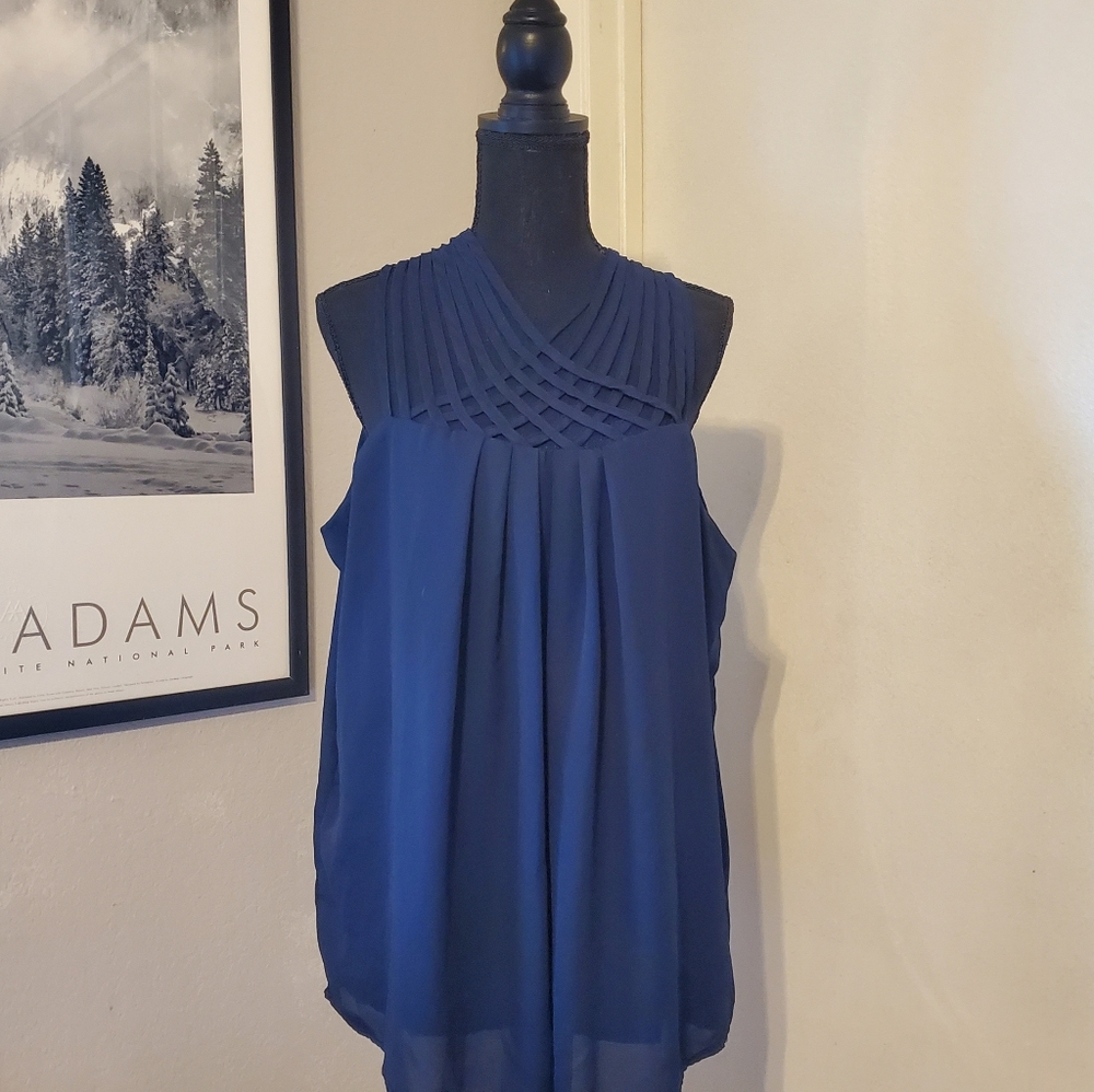 Suzanne Betro 2x blue criss cross sleeveless top
